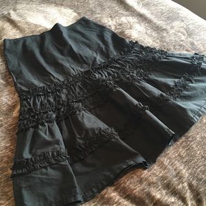 LOFT 6P black ruffle skirt